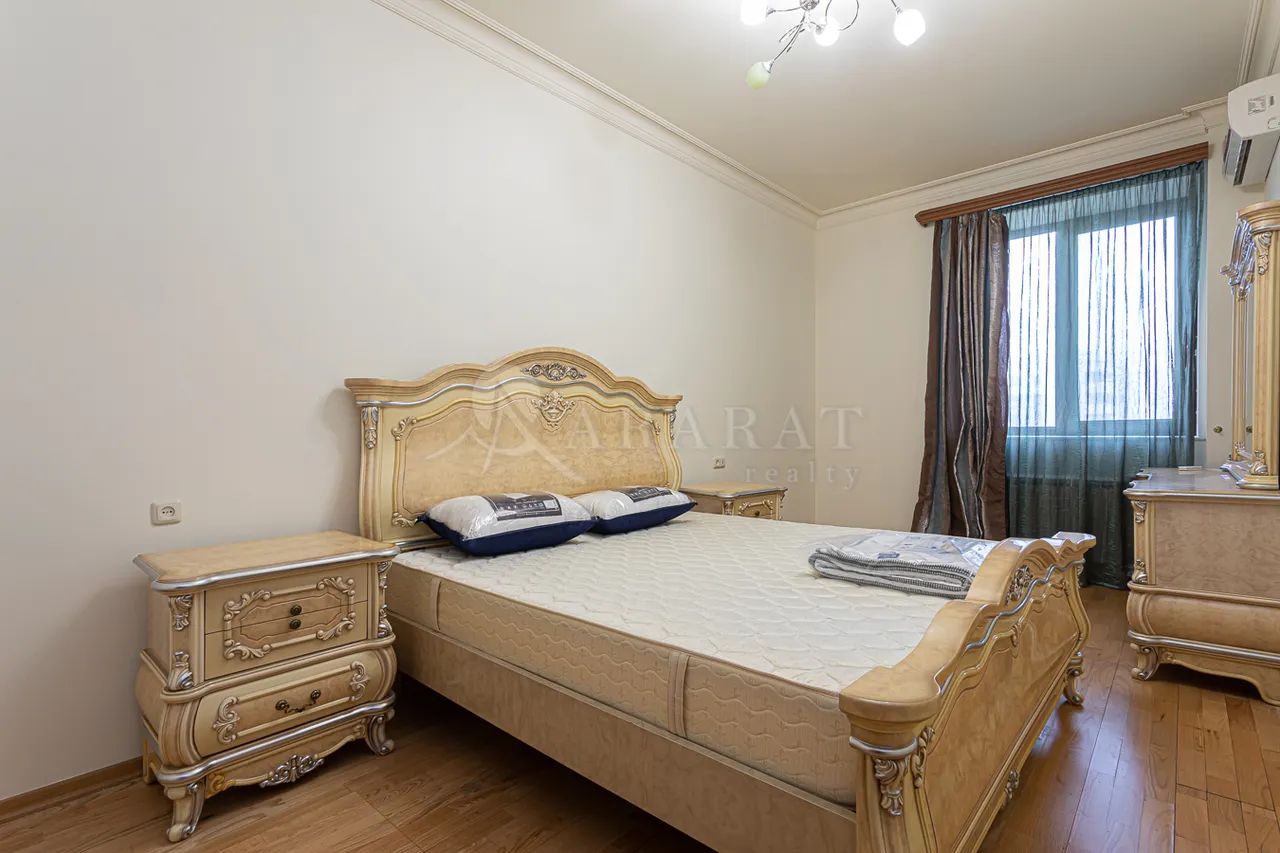 3 bedroom apartment for rent Amiryan St, Center Yerevan, 158204