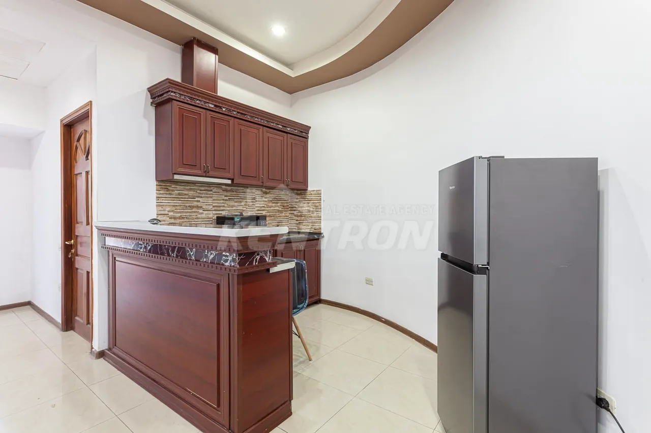 3 bedroom apartment for sale Abovyan St, Center Yerevan, 157550