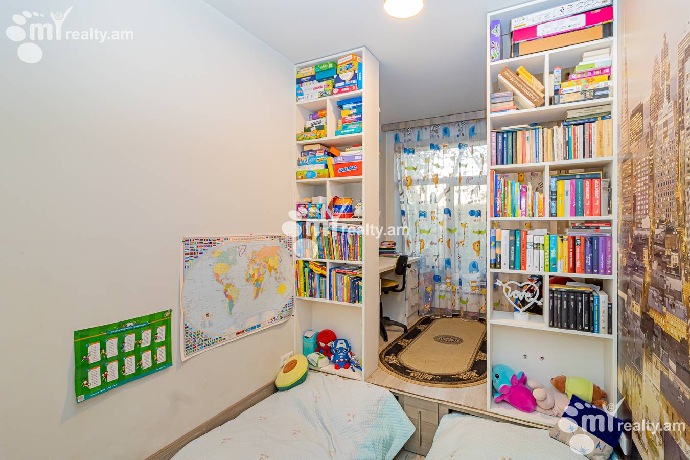 3 bedroom apartment for sale خیابان هِراتسی, مرکز شهر ایروان, 143129