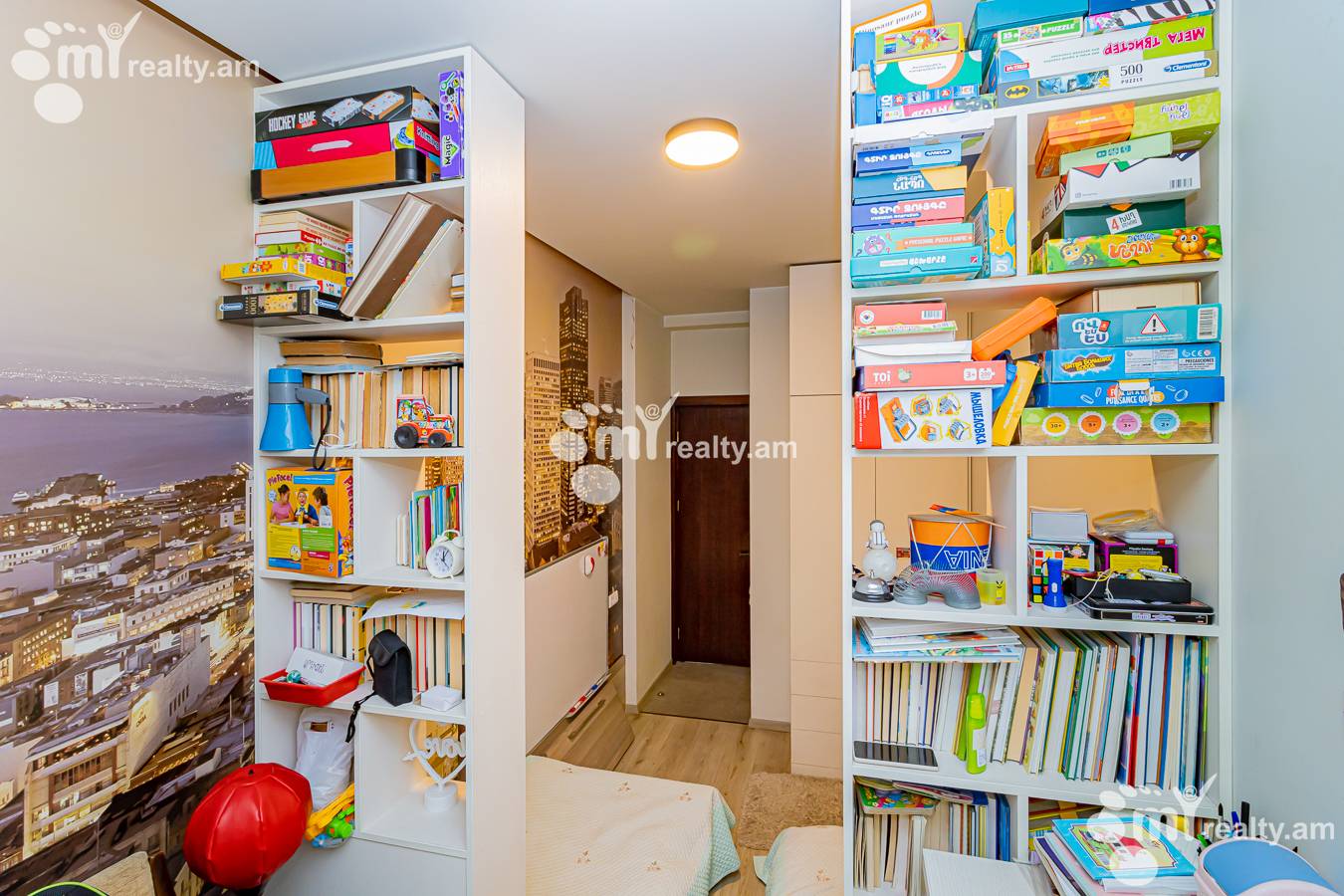 3 bedroom apartment for sale خیابان هِراتسی, مرکز شهر ایروان, 143129