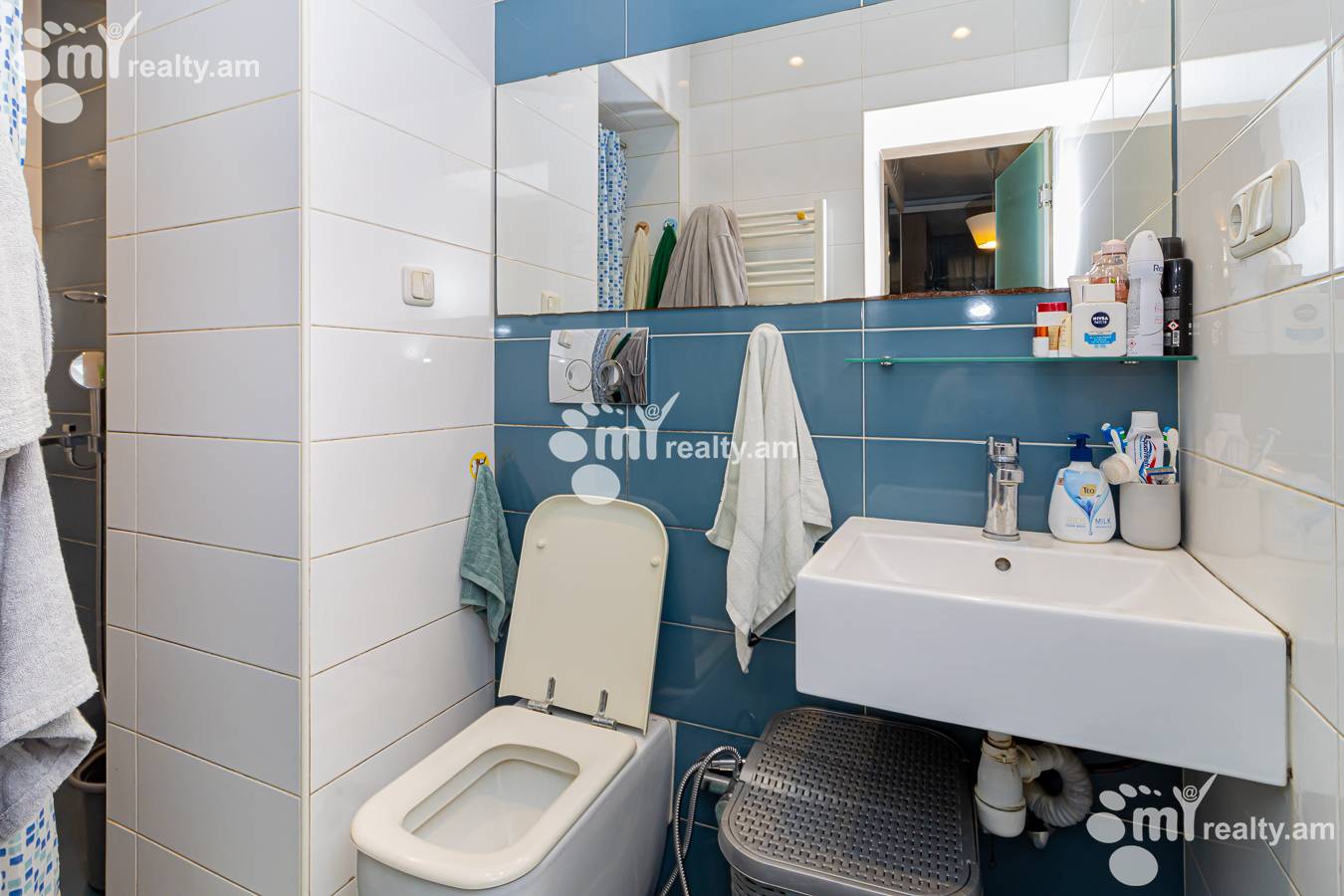 3 bedroom apartment for sale خیابان هِراتسی, مرکز شهر ایروان, 143129