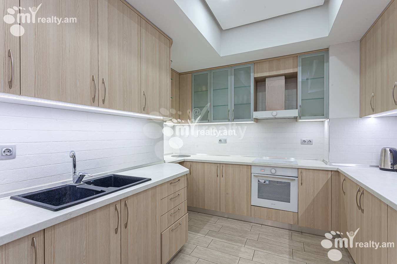 3 bedroom apartment for rent Tsitsernakaberd Highway, Center Yerevan, 148665