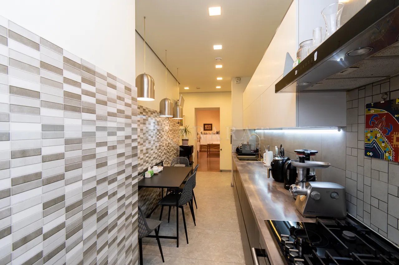 3 սենյականոց բնակարան  Բաղրամյան պող(Կենտրոն), Կենտրոն Երևան, 158737