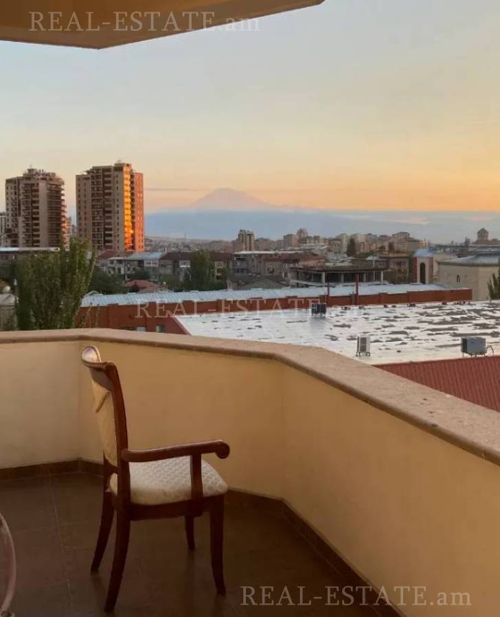 3 bedroom apartment for sale خیابان چارِنتس, مرکز شهر ایروان, 129143