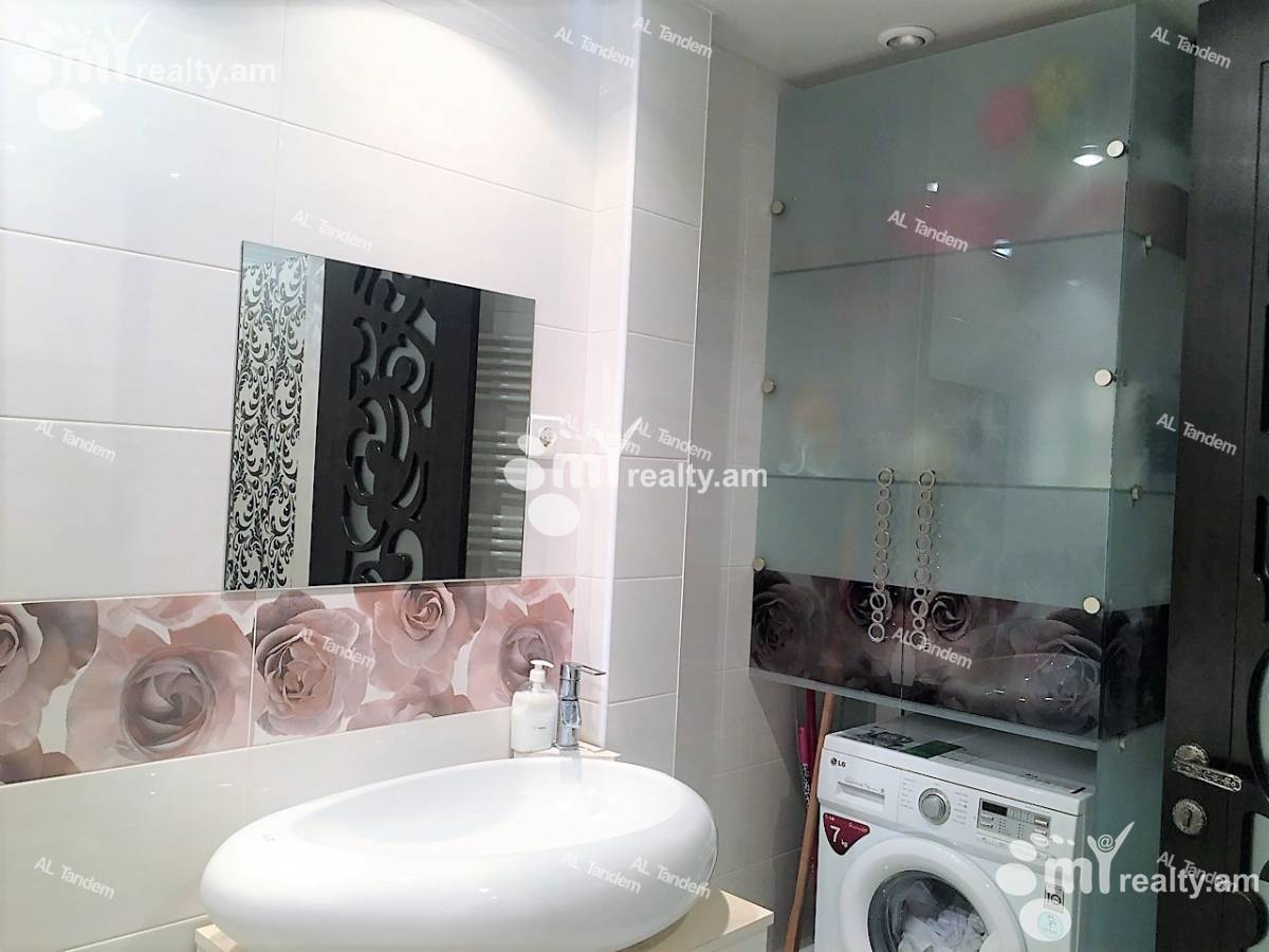 4 bedroom apartment for sale Nalbandyan St, Center Yerevan, 122412