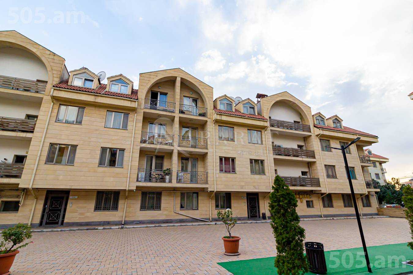 3 սենյականոց բնակարան  Անտառային փող, Կենտրոն Երևան, 153225