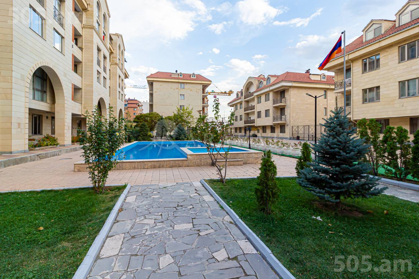 3 սենյականոց բնակարան  Անտառային փող, Կենտրոն Երևան, 153225