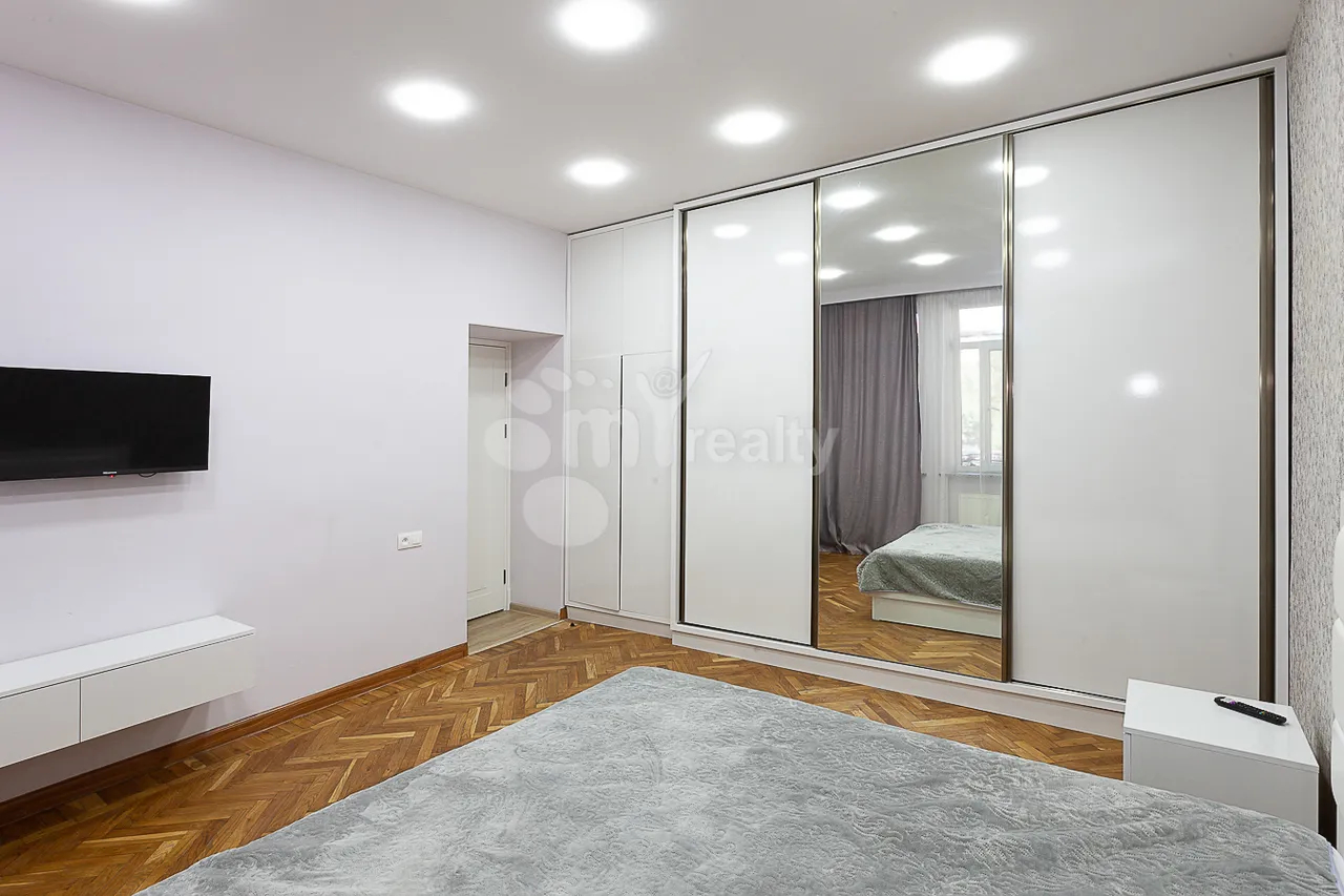 2 bedroom apartment for rent Heratsi St, Center Yerevan, 161521