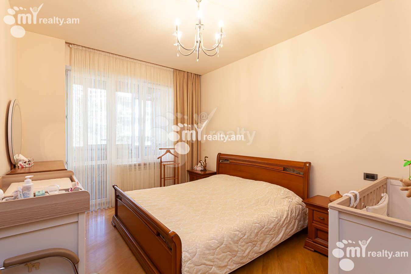 4 bedroom apartment for sale خیابان آنتارایین, مرکز شهر ایروان, 153628