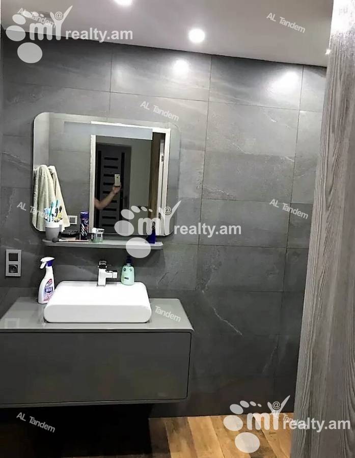 3 bedroom apartment for sale خیابان ماشتوتس, مرکز شهر ایروان, 130041