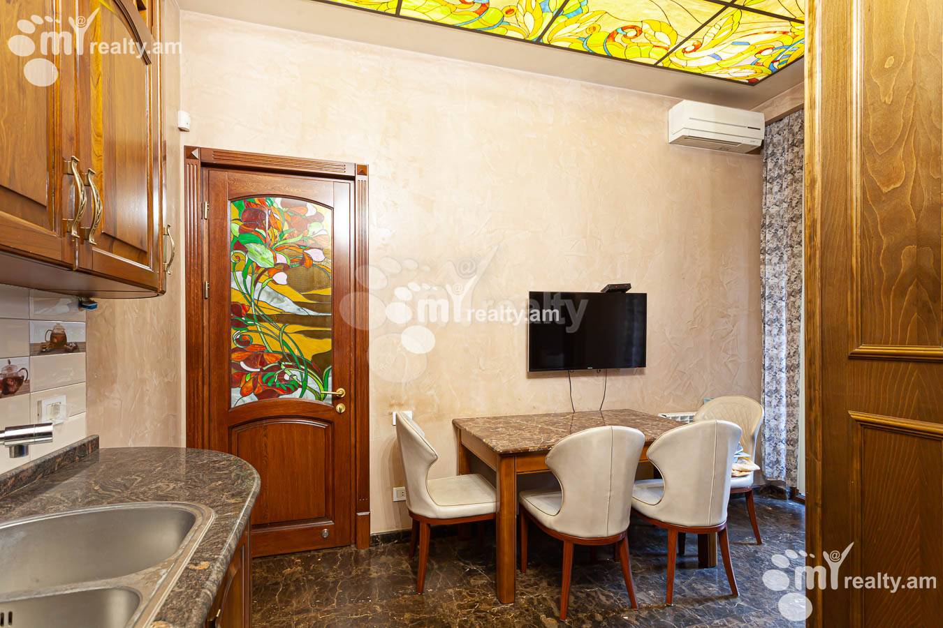 4 սենյականոց բնակարան վարձով Մաշտոցի պող, Կենտրոն Երևան, 153321