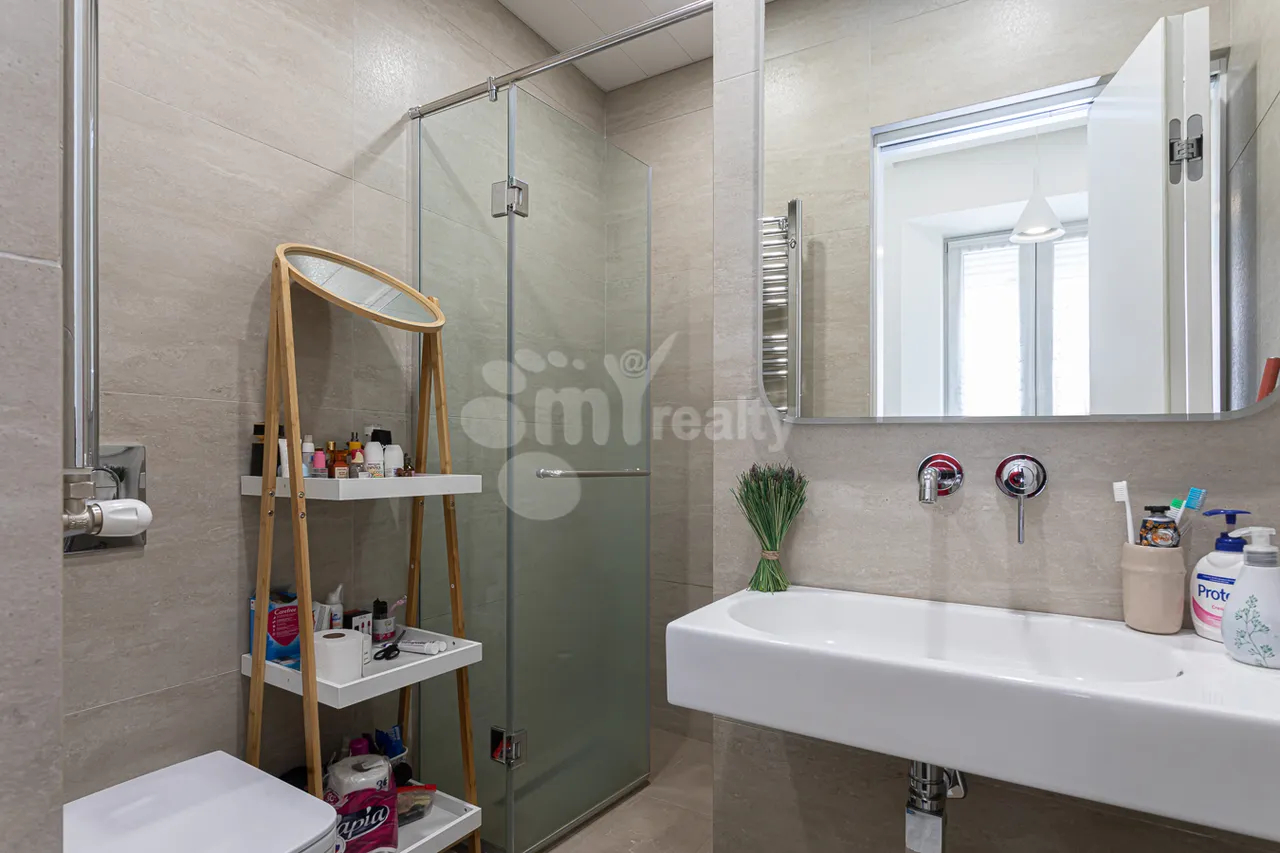 3 bedroom apartment for sale Teryan St, Center Yerevan, 160084