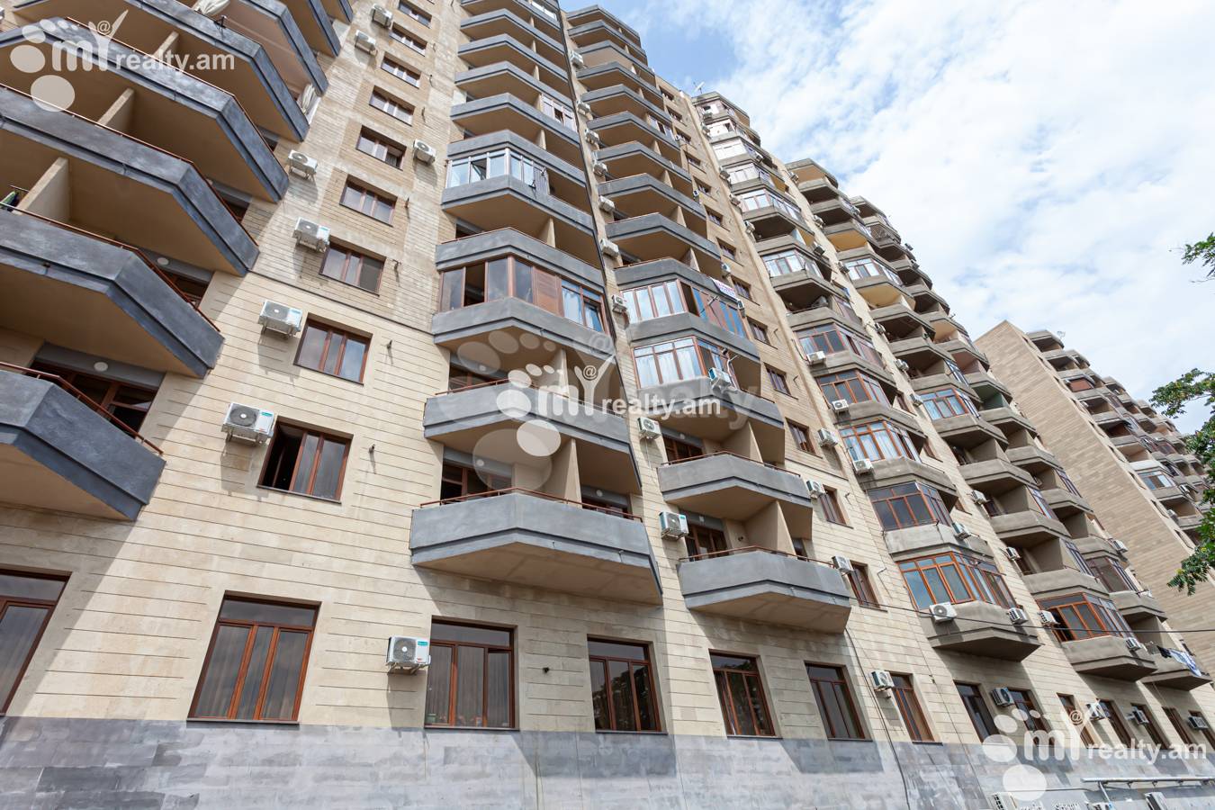 Купить 4 комнатную квартиру Аргишти ул, Центр Ереван, 151693
