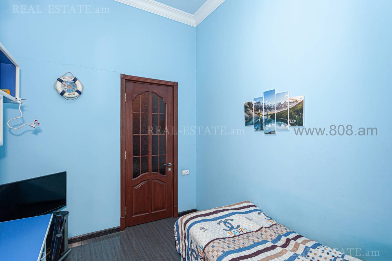 Купить 5 комнатную квартиру Нар Дос ул, Центр Ереван, 133260