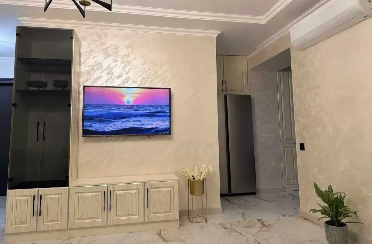 3 bedroom apartment for rent Zakyan St, Center Yerevan, 161552
