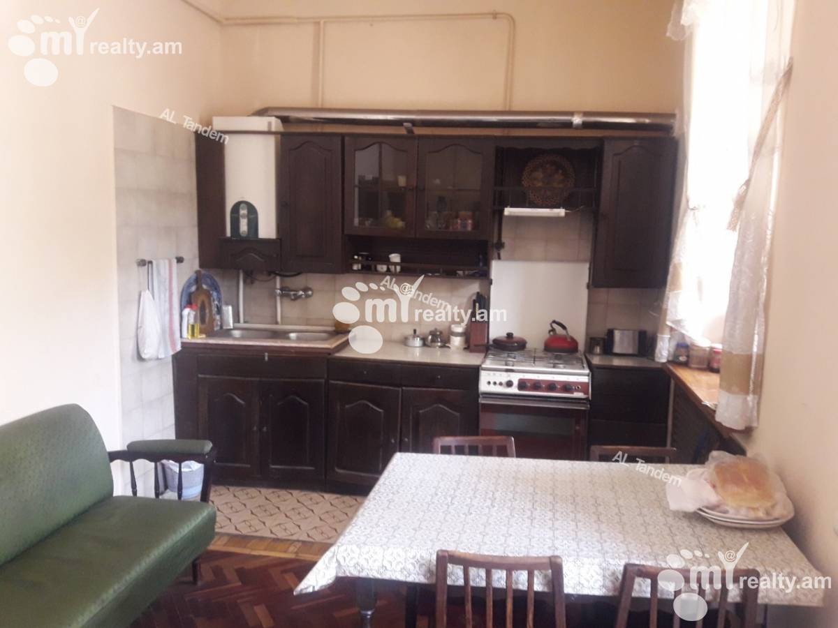 4 bedroom apartment for sale Zarobyan St, Center Yerevan, 128008