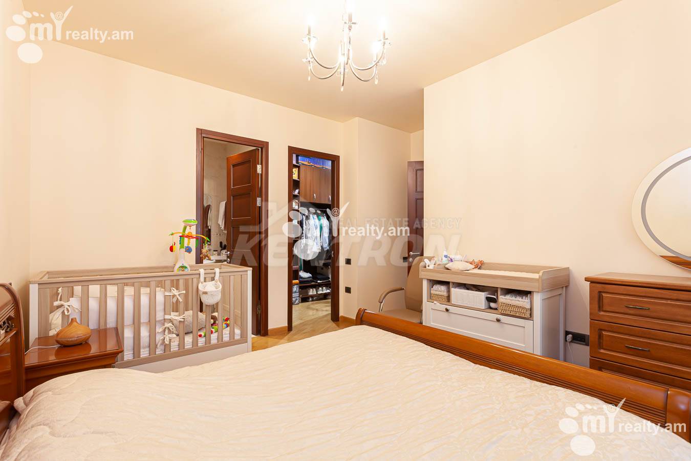 4 bedroom apartment for sale Antarayin St, Center Yerevan, 153629