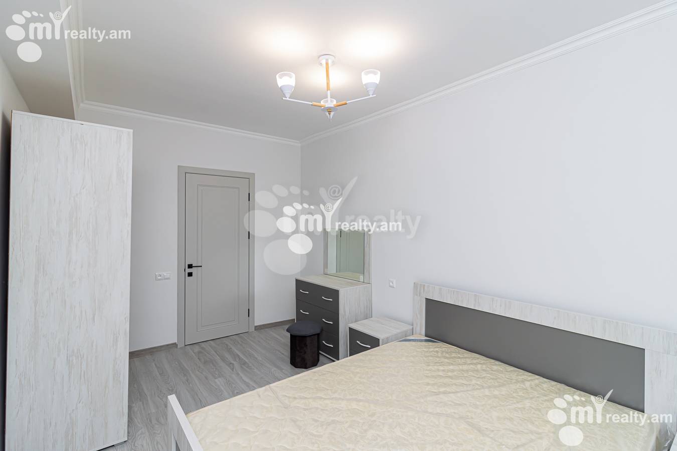 3 սենյականոց բնակարան  Գյուլբենկյան փող, Արաբկիր Երևան, 154581