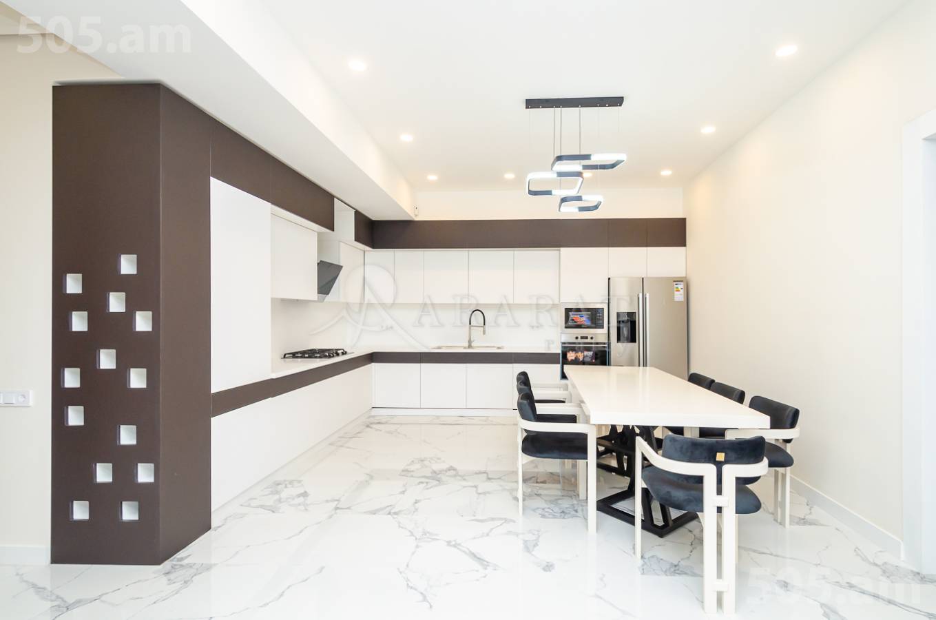 4 bedroom apartment for sale خیابان پارونیان, مرکز شهر ایروان, 150354