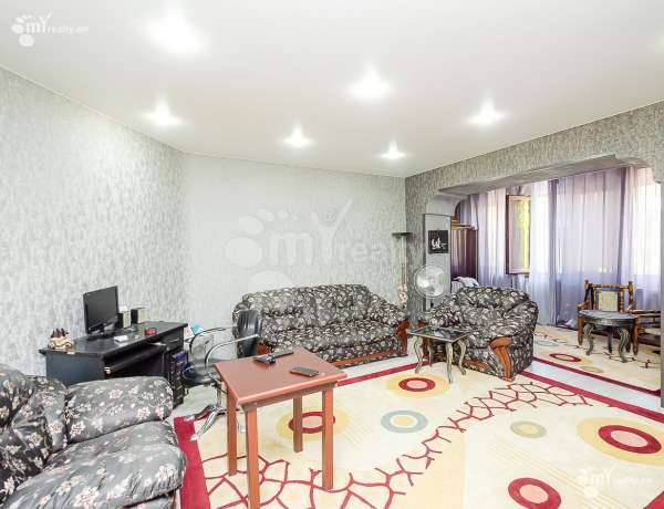 3-senyakanoc-bnakaran-vacharq-Yerevan-Center