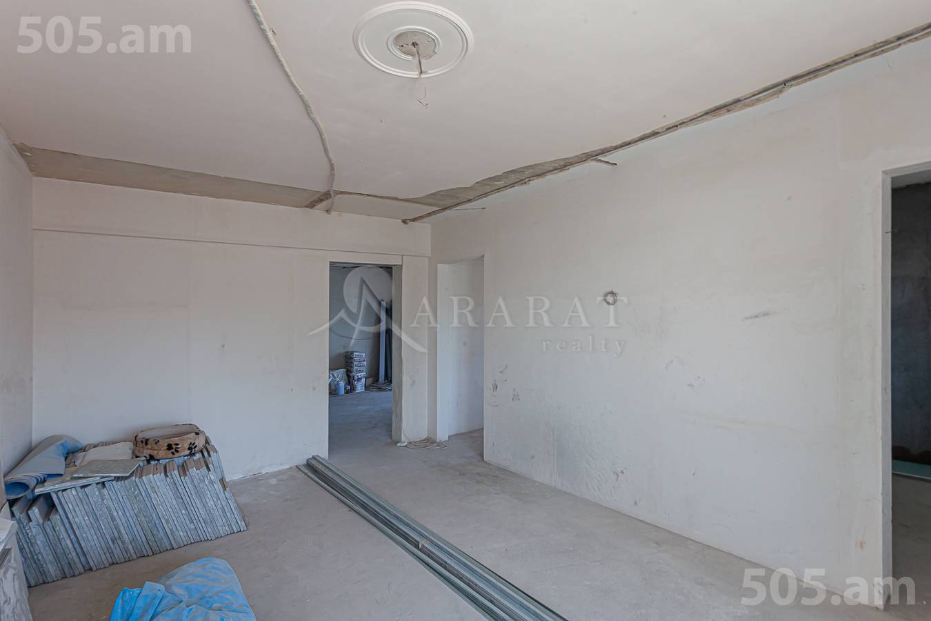 House for sale I. Alikhanyan St, Center Yerevan, 148125