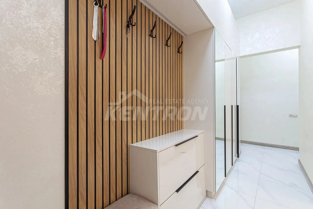 3 bedroom apartment for rent Paronyan St, Center Yerevan, 157954
