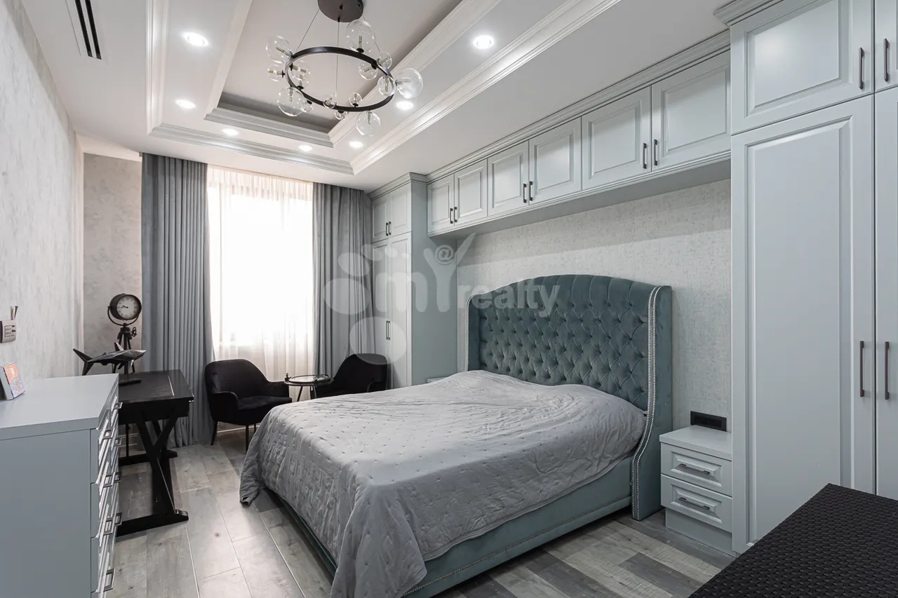 Снять 4 комнатную квартиру Арам ул, Центр Ереван, 159397