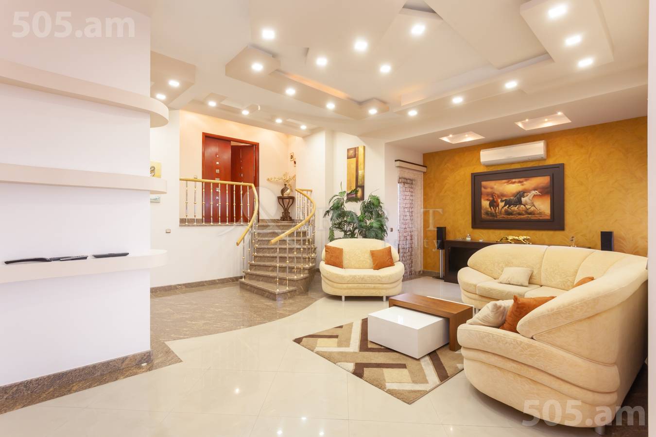 Купить 5 комнатную квартиру Антараин ул, Центр Ереван, 149077