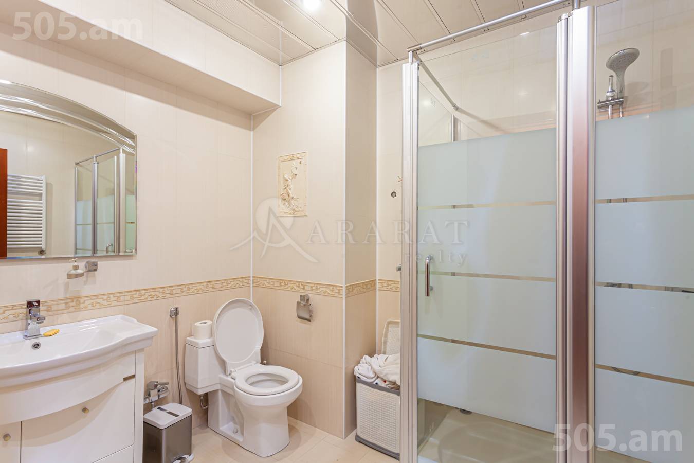 Купить 5 комнатную квартиру Антараин ул, Центр Ереван, 149077