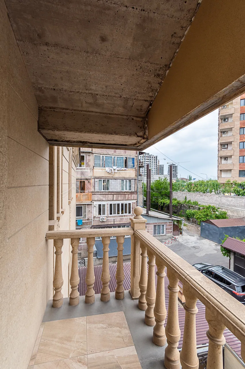 House for sale خیابان مامیکونیانتس, عربگیر ایروان, 161986