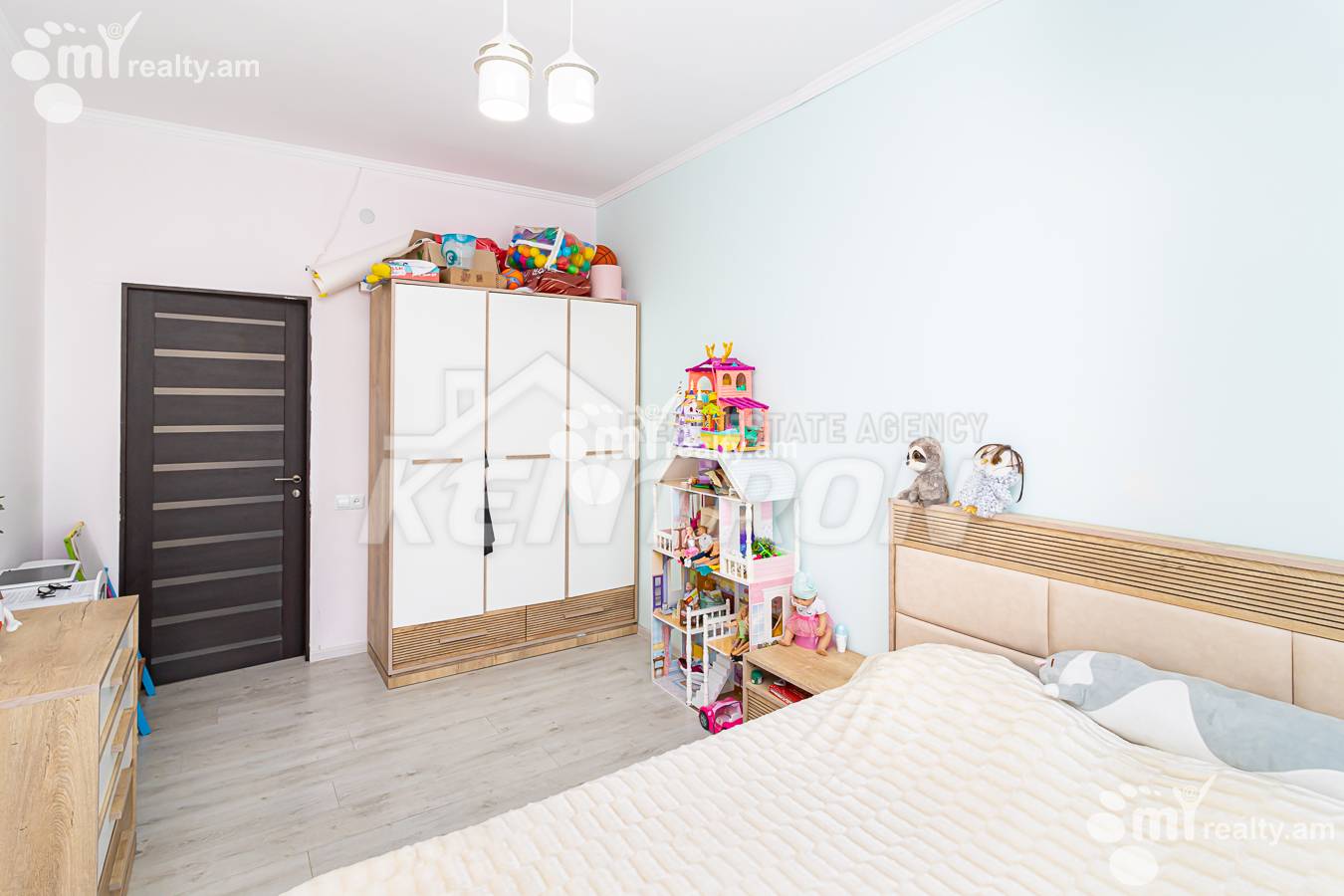 3 սենյականոց բնակարան  Ֆուչիկի փող, Աջափնյակ Երևան, 135918