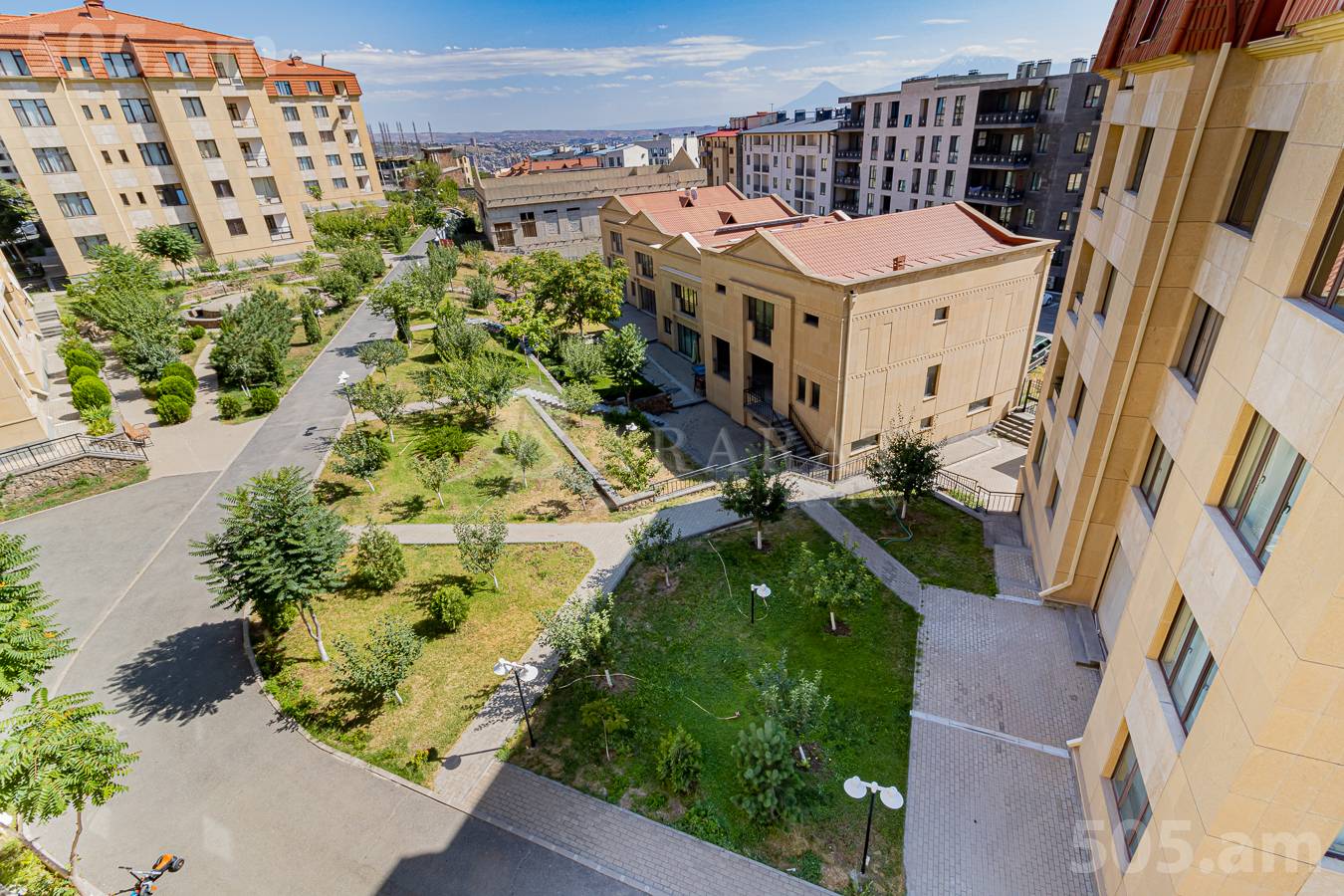 3 bedroom apartment for sale Antarayin St, Center Yerevan, 137611