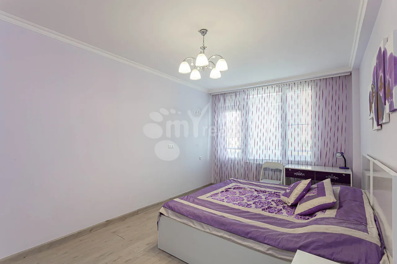 3 bedroom apartment for rent Mashtots Ave, Center Yerevan, 159963