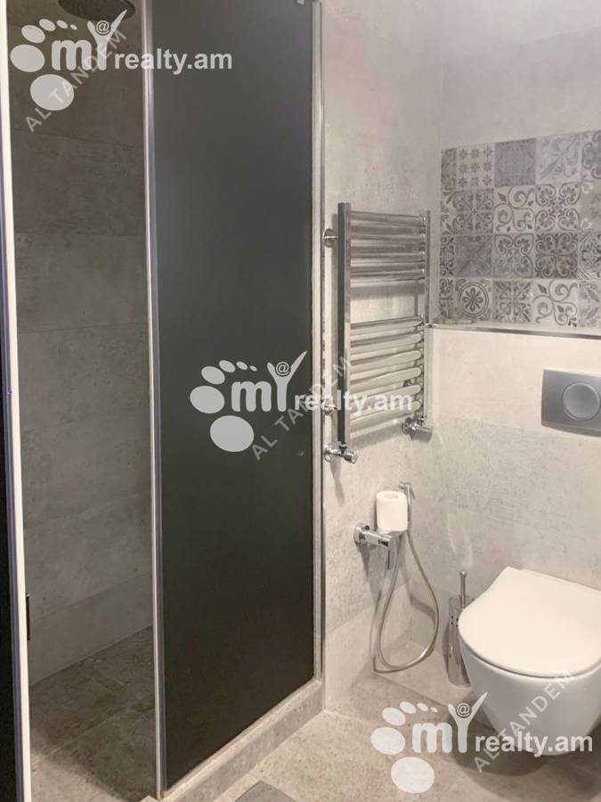 3 bedroom apartment for sale Amiryan St, Center Yerevan, 161202
