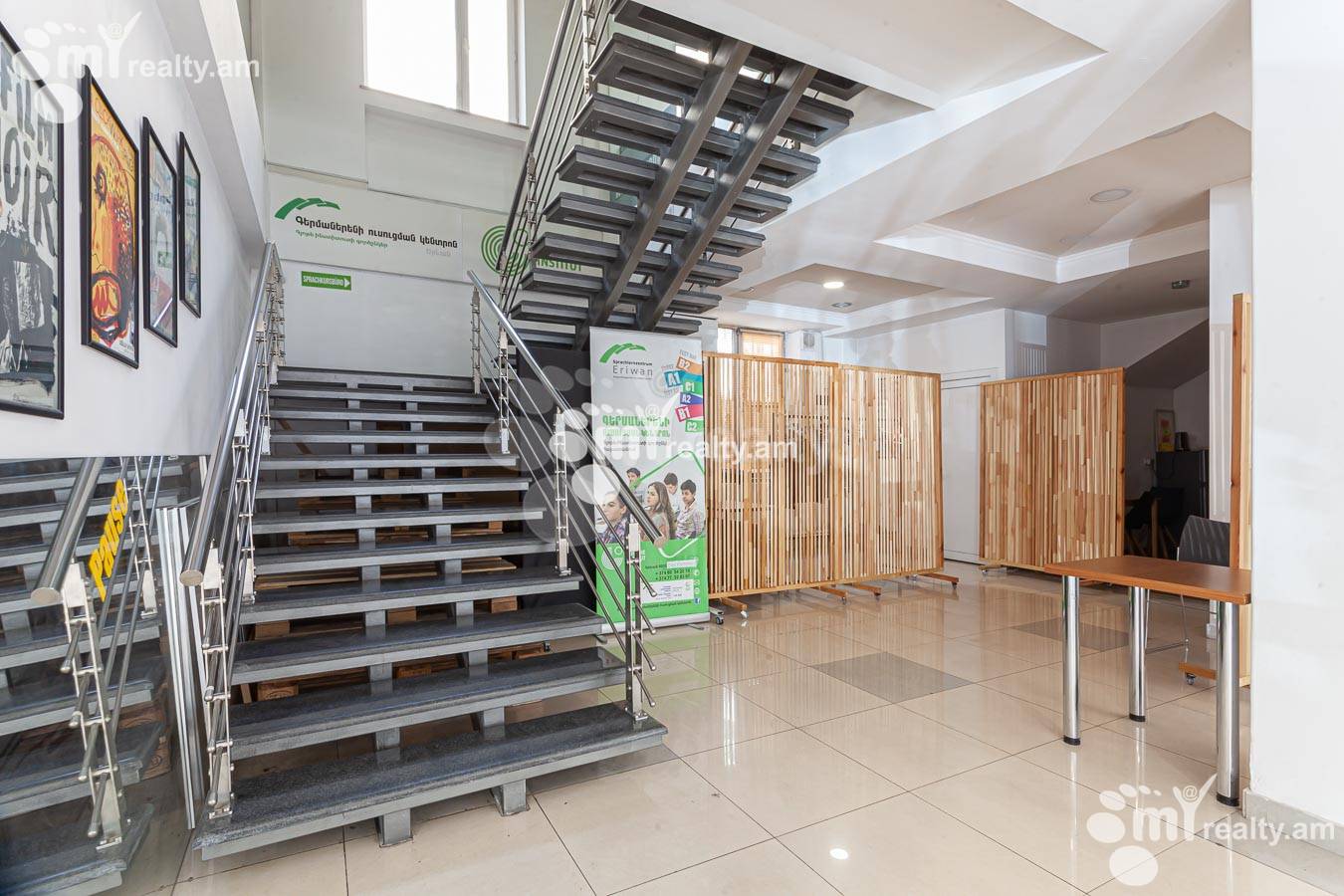Снять коммерческoе помещение Мгер Мкртчян ул, Центр Ереван, 156329