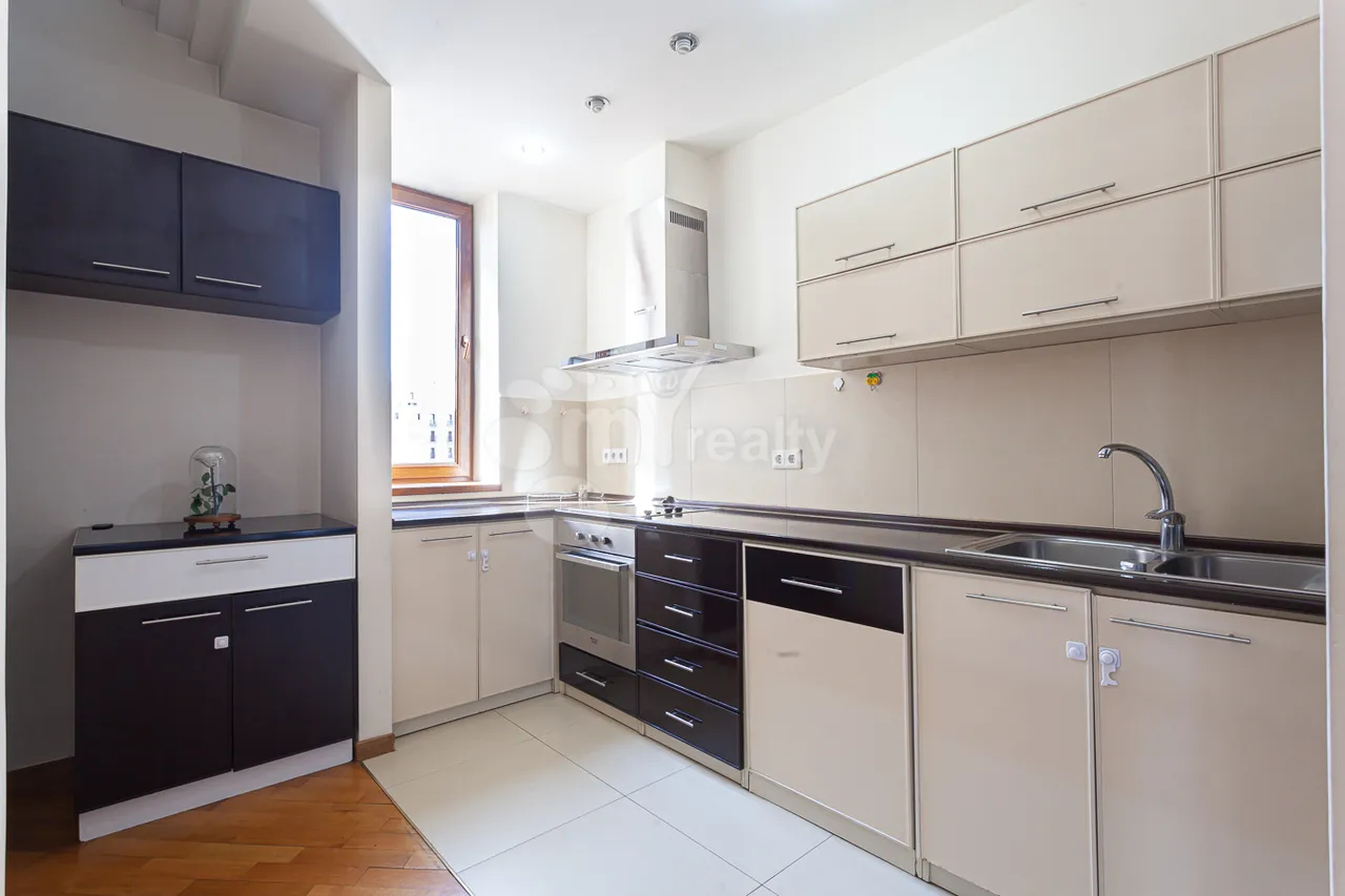 3 bedroom apartment for sale rue d'Amiryan, Center Yerevan, 158289