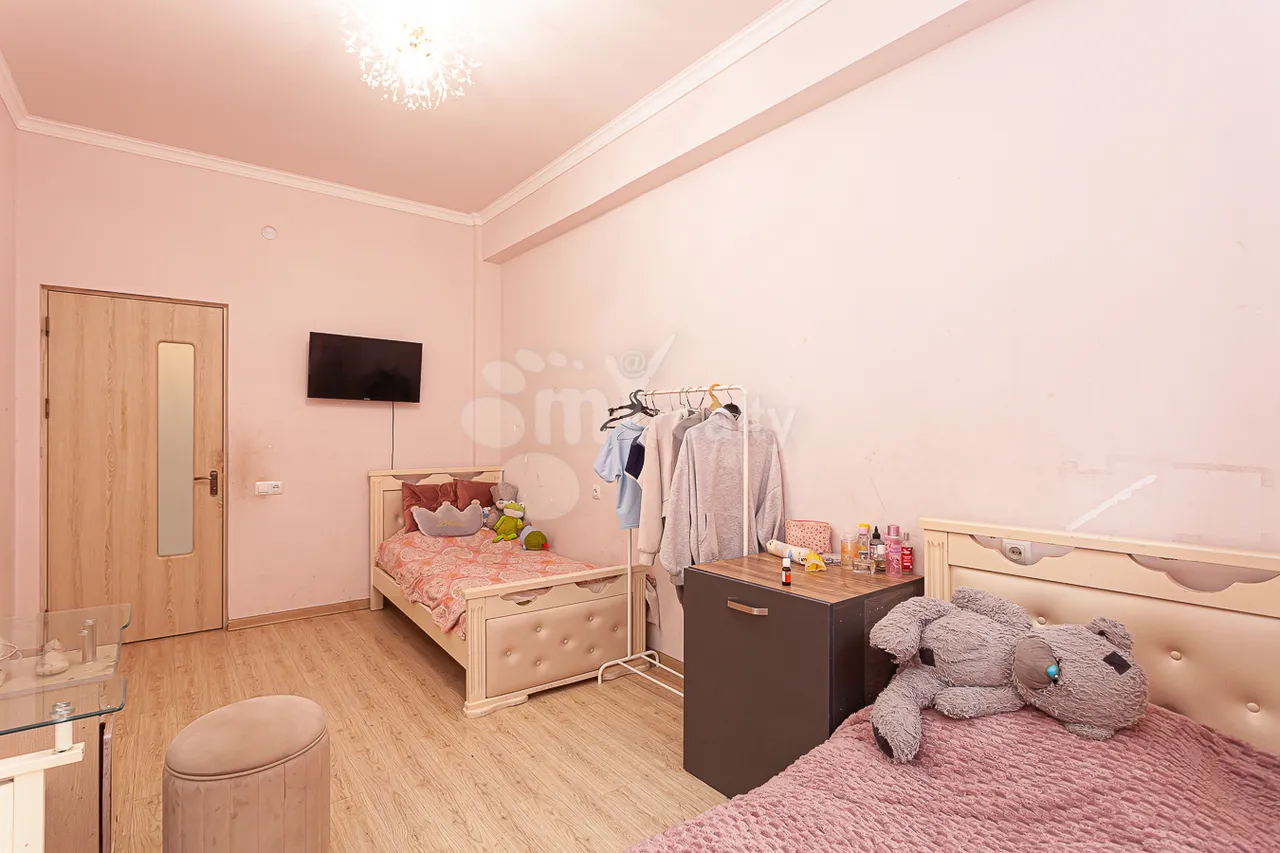 3 bedroom apartment for sale Adonts St, Arabkir Yerevan, 161342