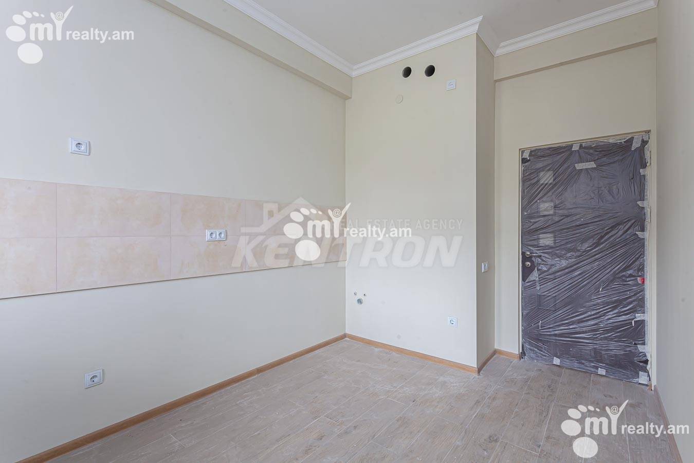 Купить 4 комнатную квартиру М․ Мелконян ул, Центр Ереван, 155072