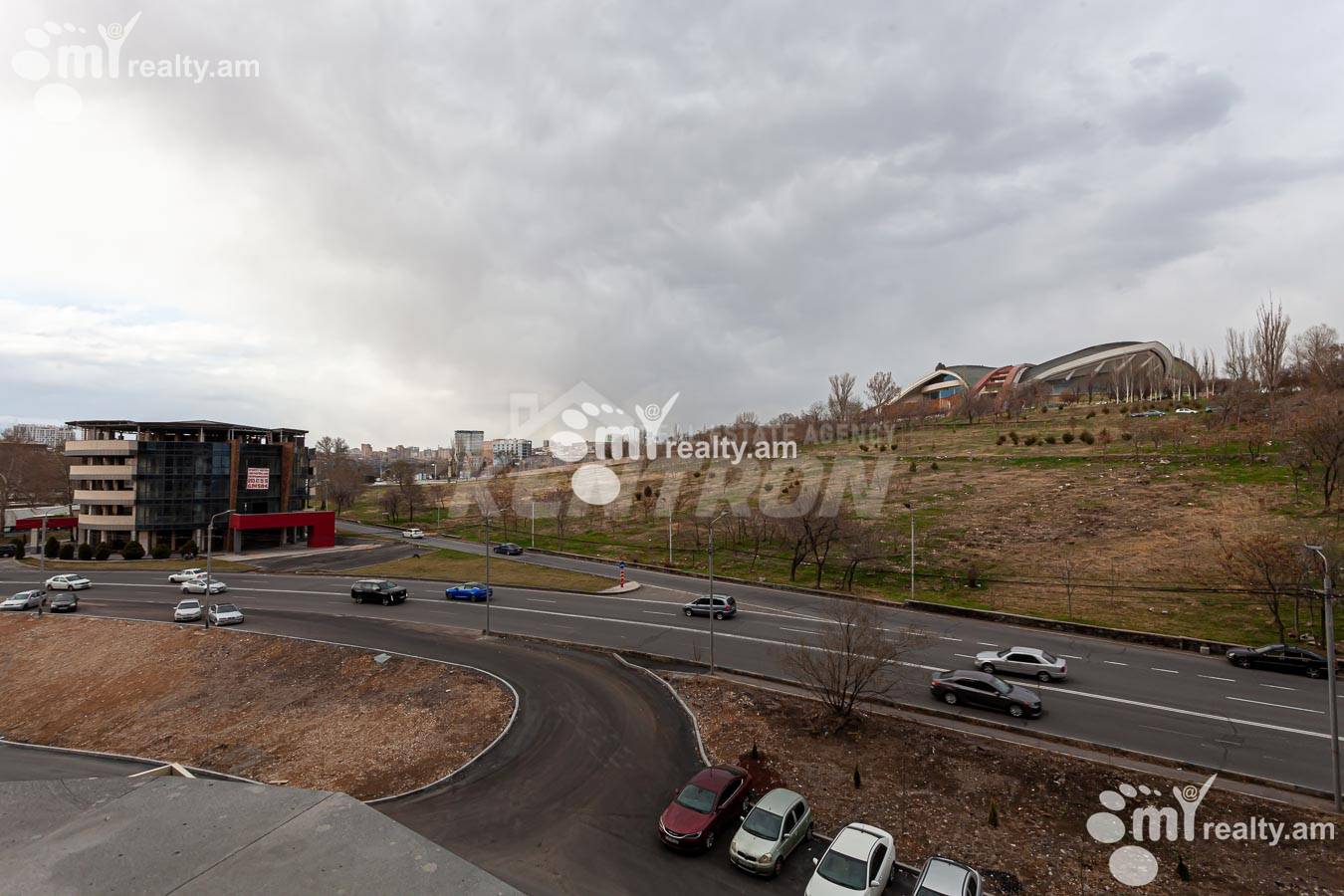Купить 4 комнатную квартиру М․ Мелконян ул, Центр Ереван, 155072