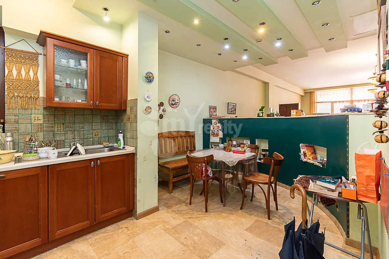 4 bedroom apartment for sale Northern(Hyusisayin)  Ave, Center Yerevan, 161341