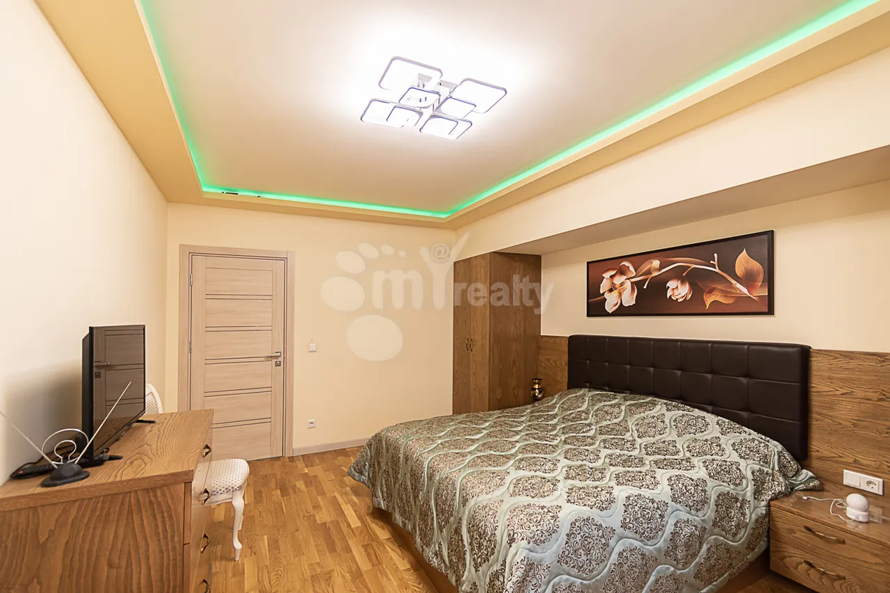 3 bedroom apartment for rent خیابان موسکوویان, مرکز شهر ایروان, 159374