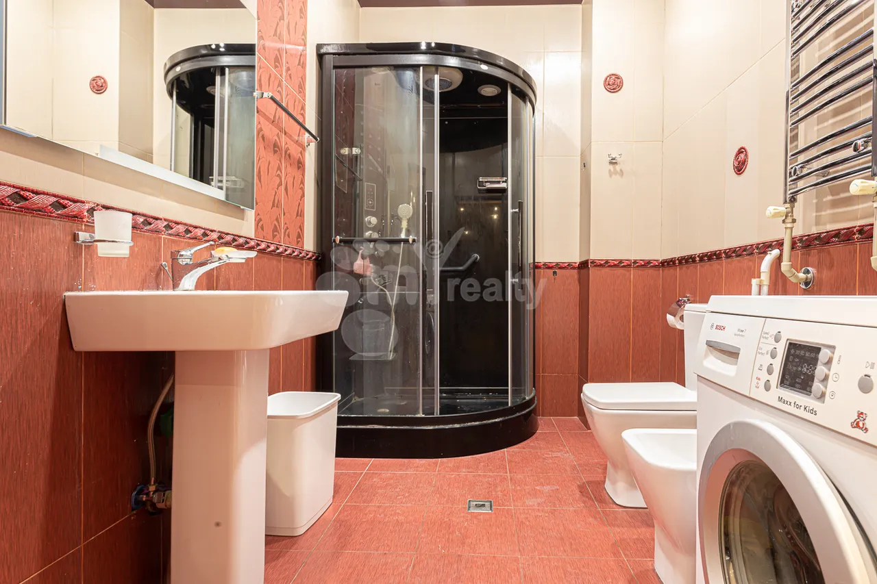 3 սենյականոց բնակարան վարձով Սայաթ-Նովայի պող, Կենտրոն Երևան, 158875