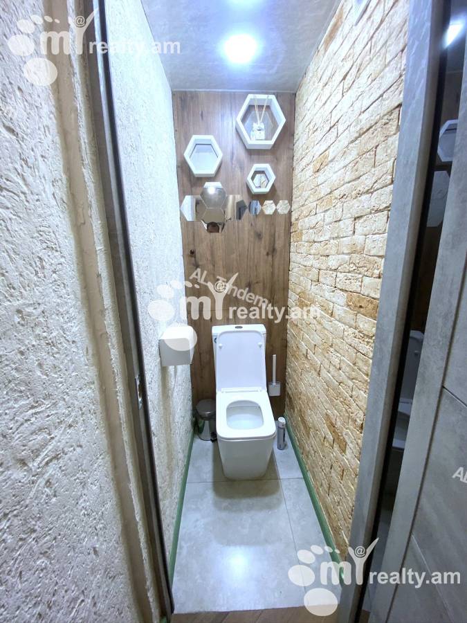 Купить коммерческoе помещение Сарян ул, Центр Ереван, 154287