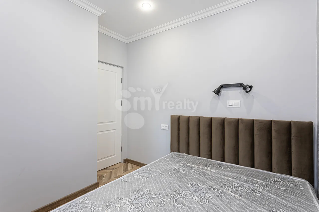 3 bedroom apartment for rent Saryan St, Center Yerevan, 161926