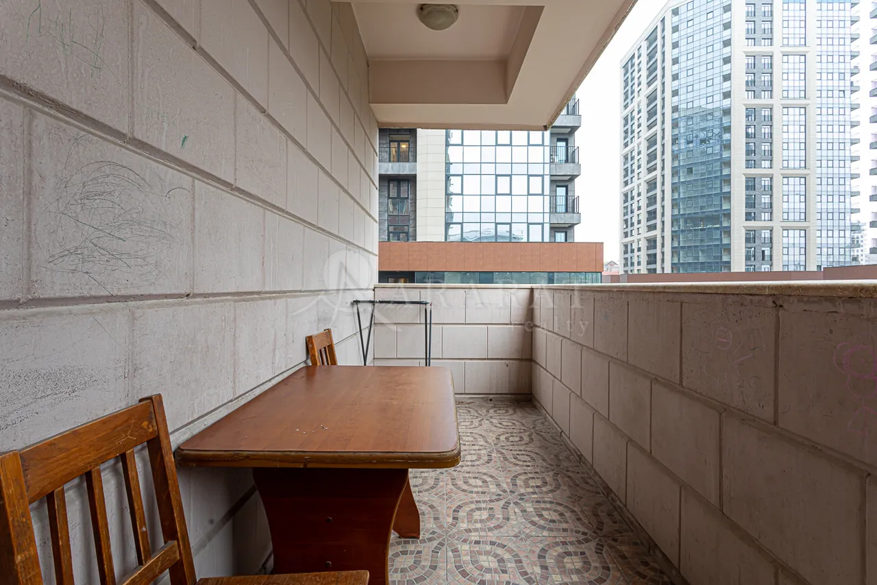 3 սենյականոց բնակարան  Կոմիտասի պող, Արաբկիր Երևան, 158242