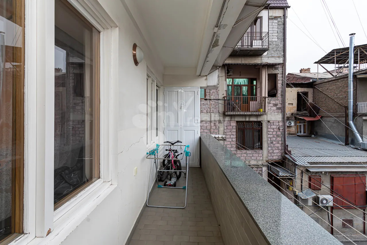 3 bedroom apartment for sale Hanrapetutyan St, Center Yerevan, 159749