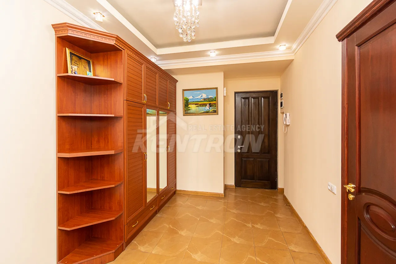 3 bedroom apartment for rent Vardanants St, Center Yerevan, 160006