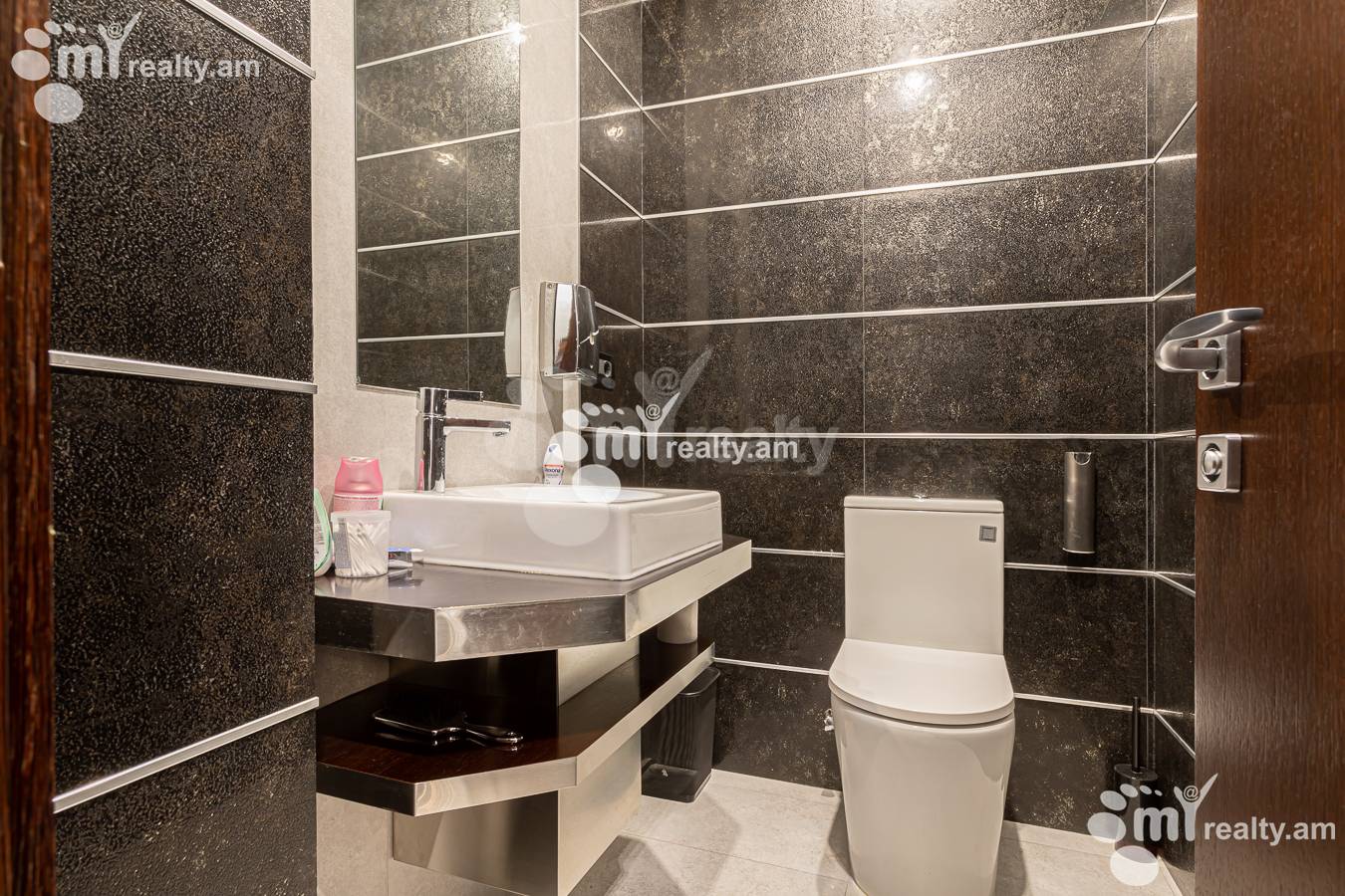4 bedroom apartment for sale Northern(Hyusisayin)  Ave, Center Yerevan, 156120