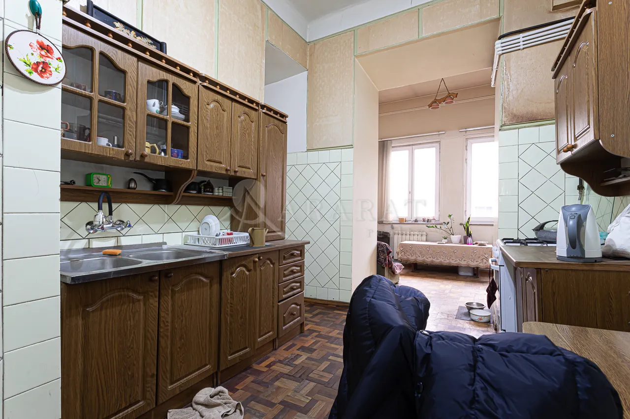 4 bedroom apartment for sale Isahakyan St, Center Yerevan, 158232