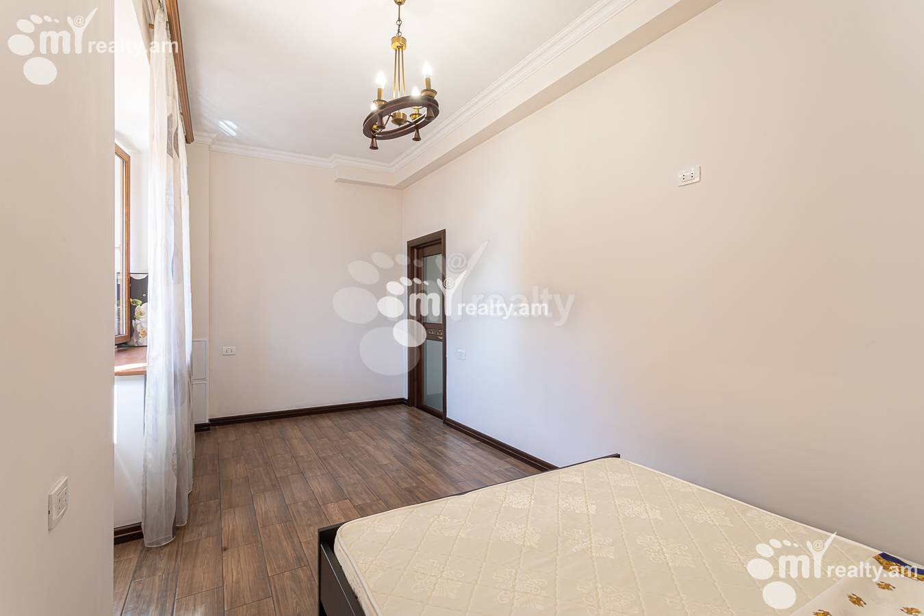 3 bedroom apartment for rent Amiryan St, Center Yerevan, 156928